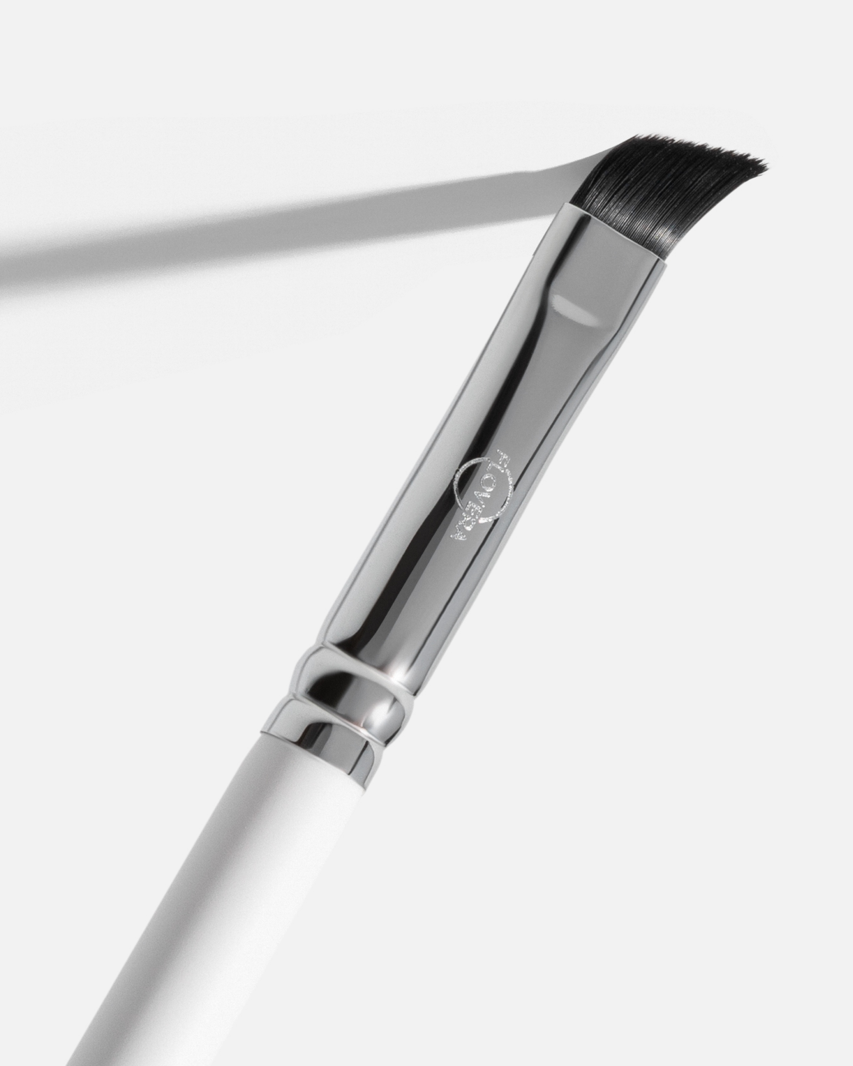 Кисть скошенная универсальная для подводки и бровей и губ