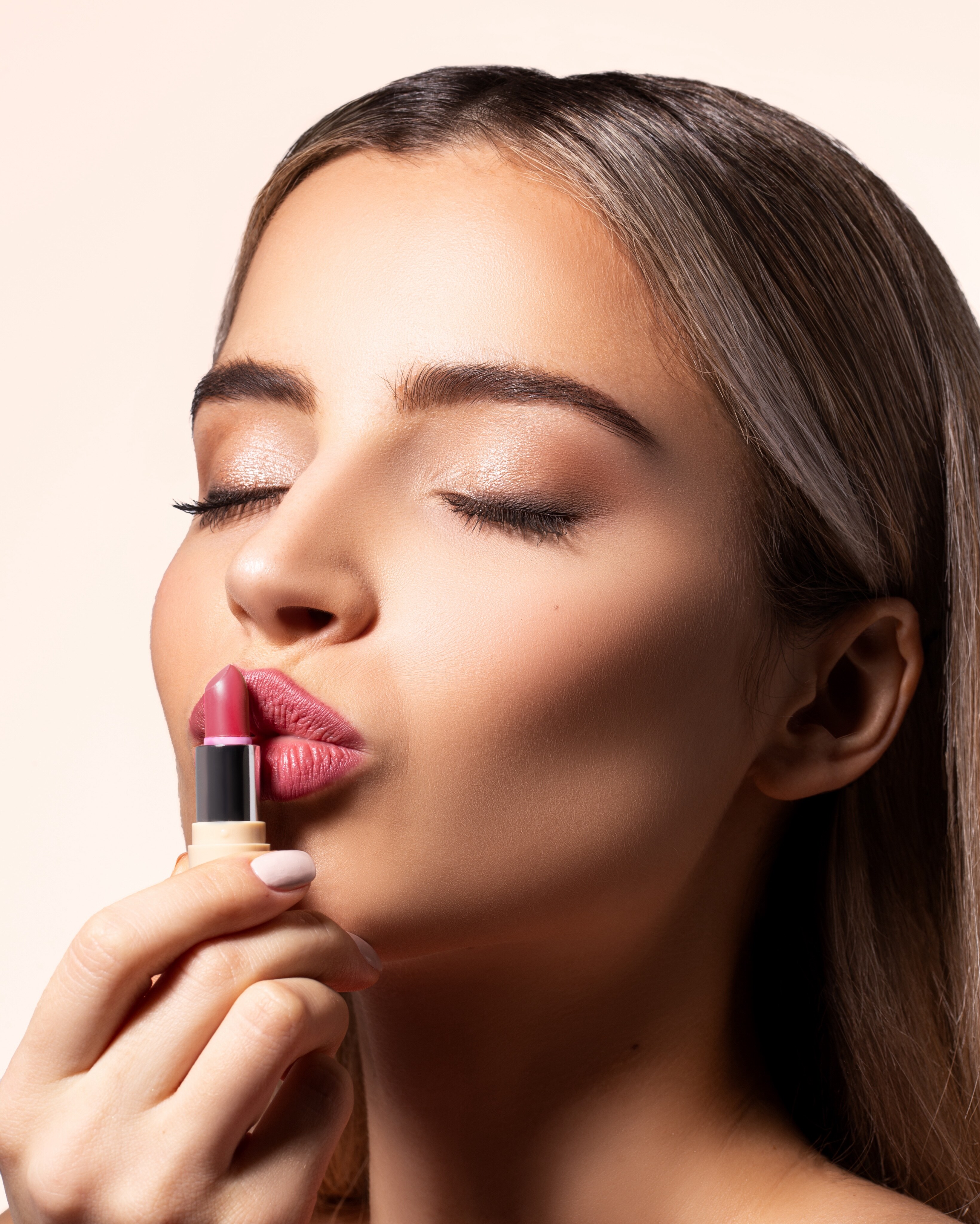 Губная помада серия "Takeyoured" тон С-12